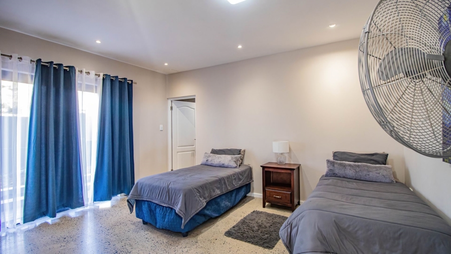 6 Bedroom Property for Sale in Vredenburg Western Cape